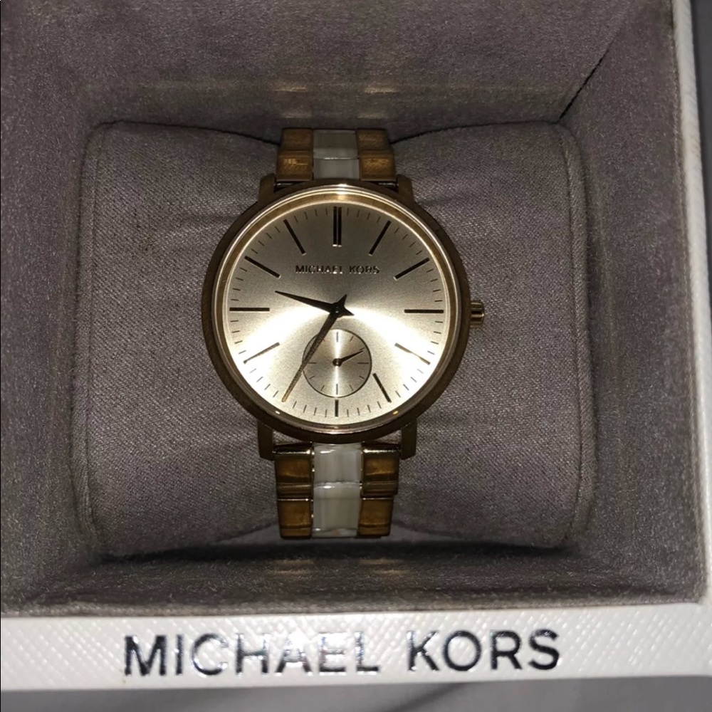 MK WATCH